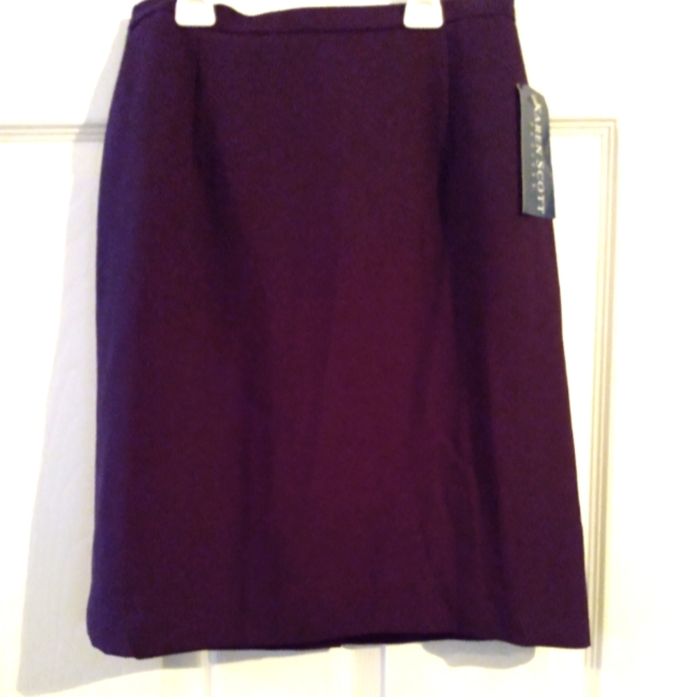 *Brand New* Karen Scott Skirt